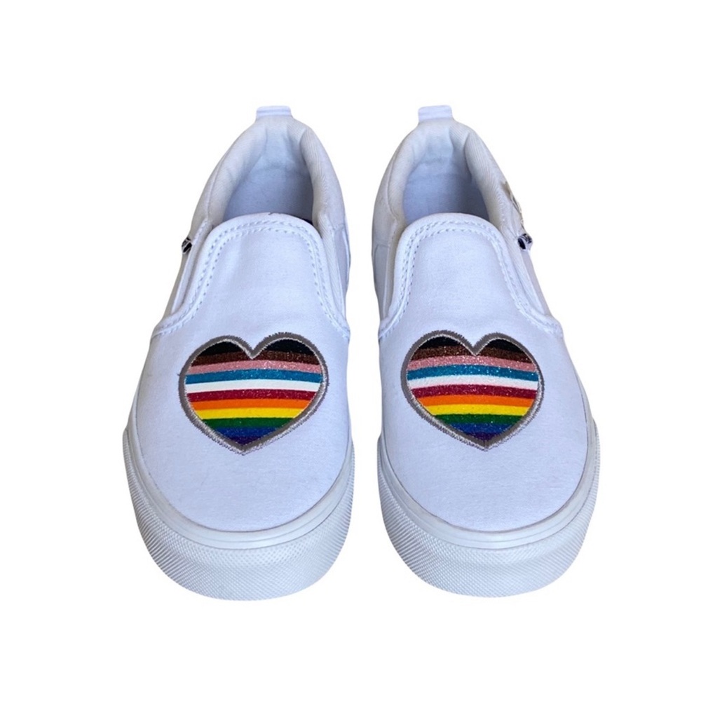 PRIDE VANS rainbow heart white kid size 1 NEW WITH TAGS slip on skater shoes